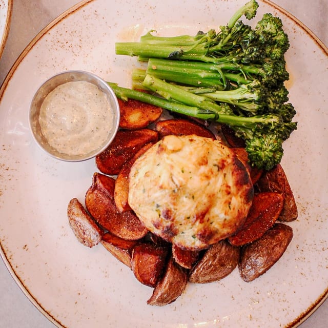 Broiled Crabcake.